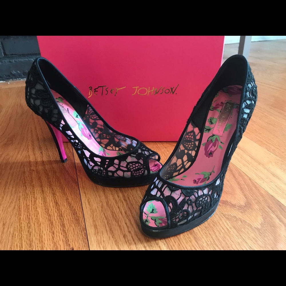 Betsy Johnson Lace peep toe heels - Picture 2 of 8
